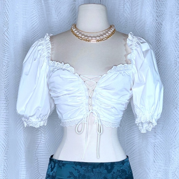 White Front Cross Lacing Square Collar Crop Top - Picture 5 of 8